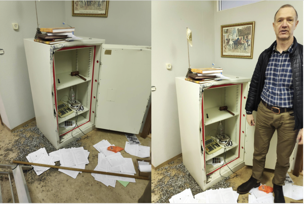 Þorvaldur Þórsson formaður Félags frímerkjasafnara við innbrotin peningaskáp sem var til húsa í Síðu…